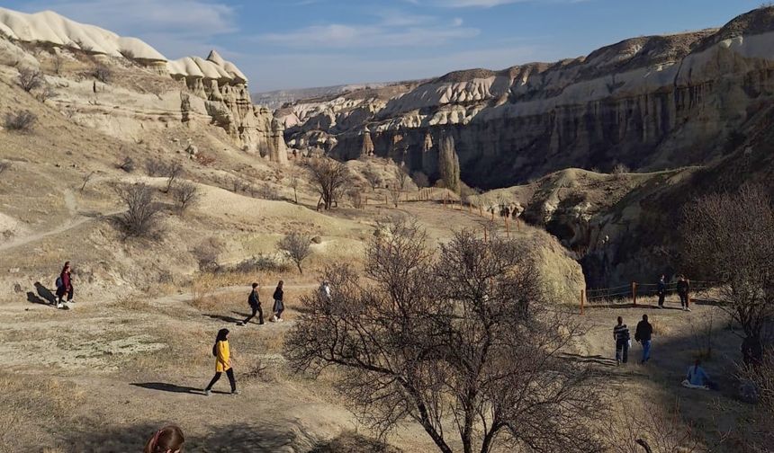NEVÜ Dağcılık ve Doğa Sporları Kulübü ile Sağlıklı Yaşam Kulübü’nden Sonbahar Yürüyüşü Etkinliği