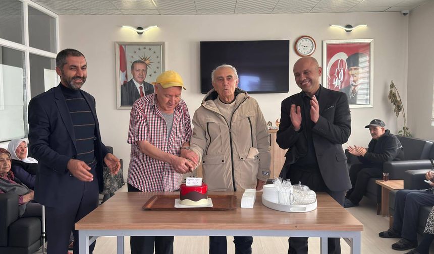 Nevşehir'de Huzurevinde Kalan Emekli Öğretmenler Unutulmadı