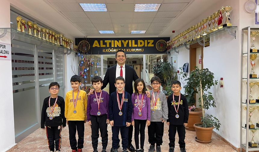 24 Kasım Öğretmenler Günü Satranç Turnuvası'nda Altınyıldız