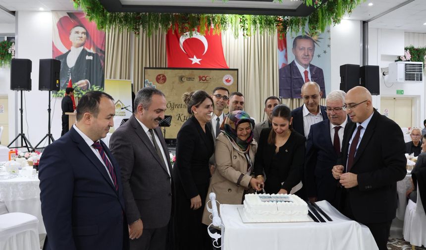 Nevşehir’de Öğretmenlerin Onuruna Program Düzenlendi