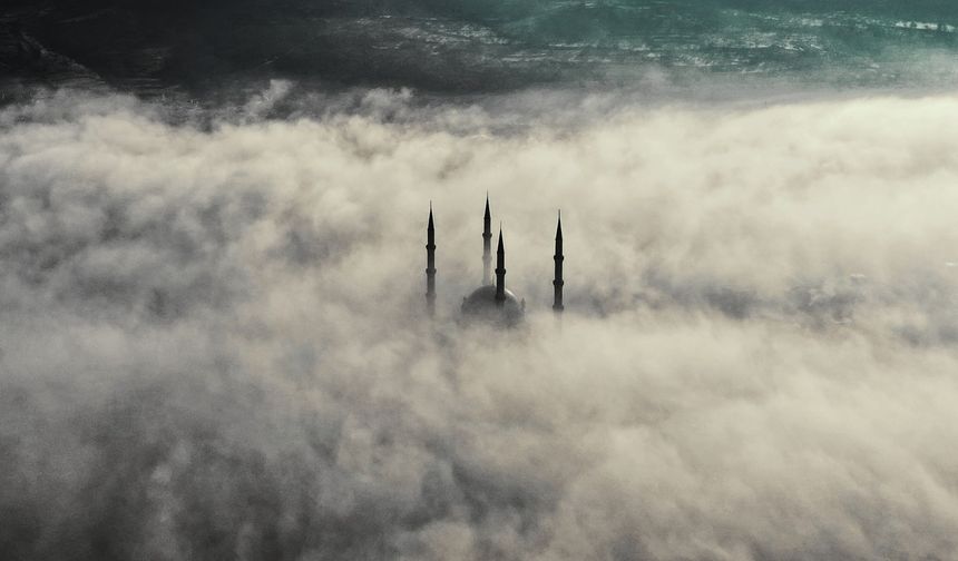 Nevşehir kalesi sis bulutunda kayboldu!