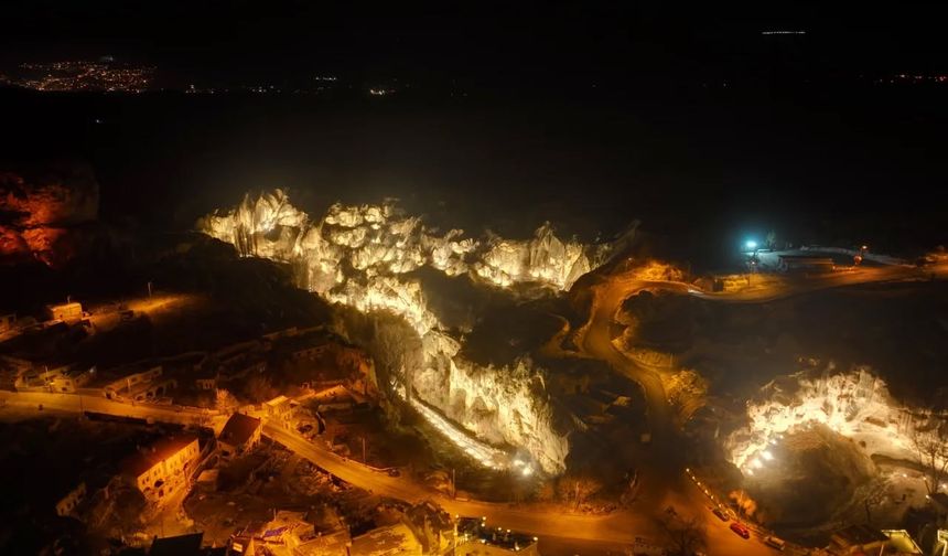 Kapadokya’da Balkanderesi Vadisi Işıklandırıldı