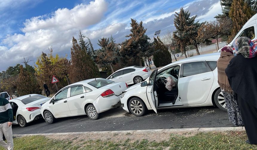 Nevşehir Üniversite Kavşağında Zincirleme Kaza: 1 Yaralı