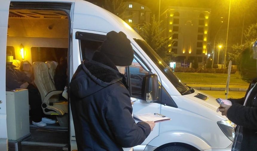Nevşehir’de Kaçak Tur Operasyonu: 2 Araç Yakalandı