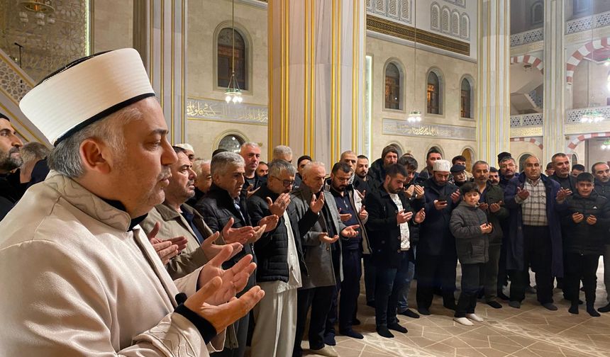 Nevşehir’den 54 Umreci Dualarla Kutsal Topraklara Uğurlandı