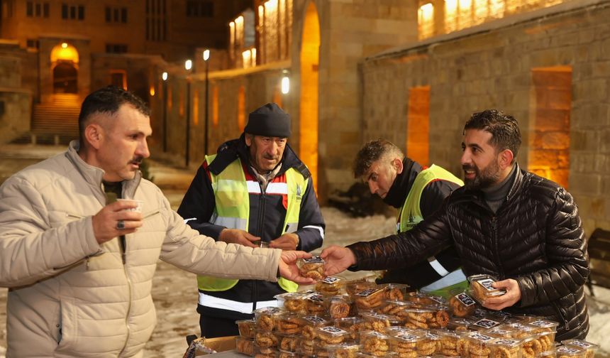 Miraç Kandili’nde Nevşehir’de Kandil Simidi ve Şerbet Dağıtıldı