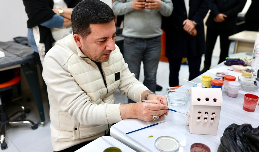 Nevşehir Belediye Başkanı Rasim Arı, Dekorlu Sırlı Mumluk Boyadı