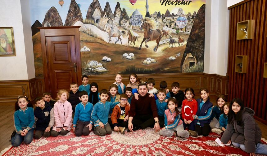 Rasim Başkan meleklerini Belediyede ağırladı