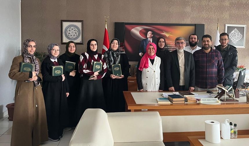 NEVÜ’de 40 Hadis Yarışması Öğrenciler Ödüllendirildi