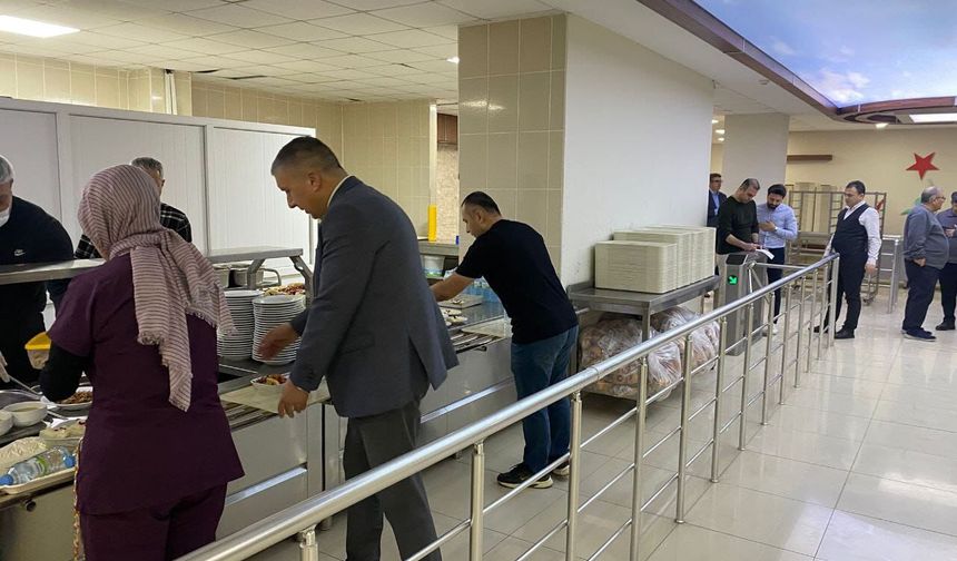 Nevşehir İl Sağlık Müdürü Tartar’dan Nöbetçi Personele İftar Ziyareti