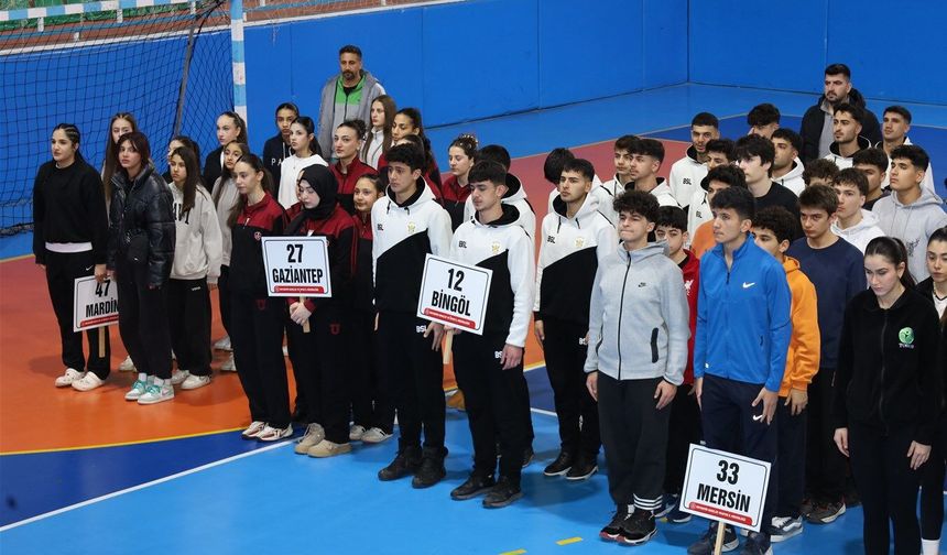 Okul Sporları Voleybol Genç A Yarı Final Müsabakaları Nevşehir’de Başladı