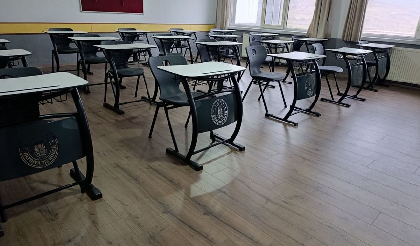 Altınyıldız'da Öğrenciler Yeni Sıralarla İkinci Döneme Başladı