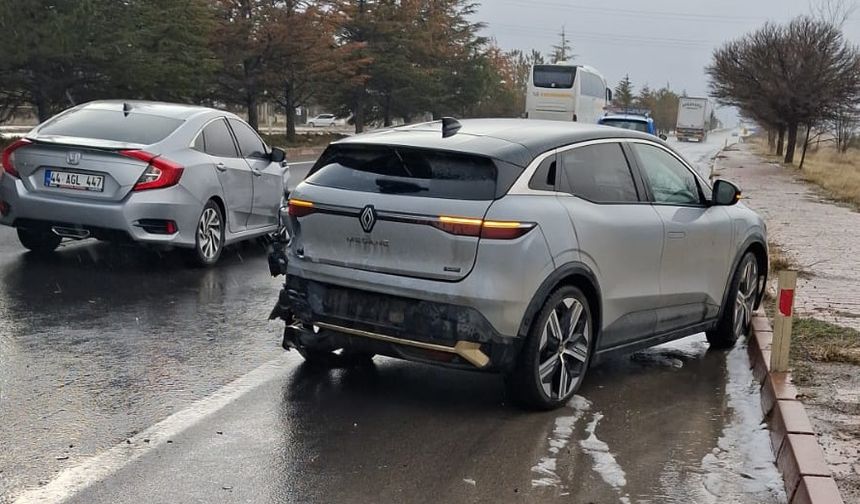 Avanos'un Türkeli Beldesi’nde 3 Araçlı Kaza