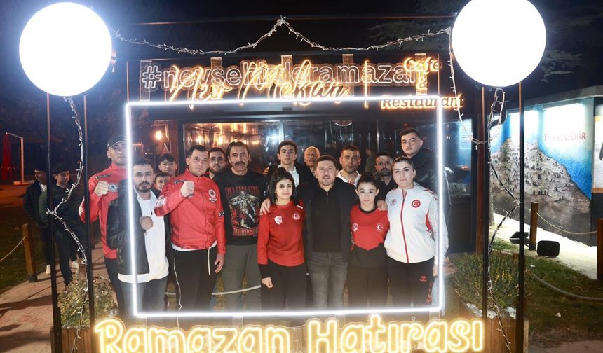 Başkan Arı, Genç Sporcularla Sahurda Buluştu