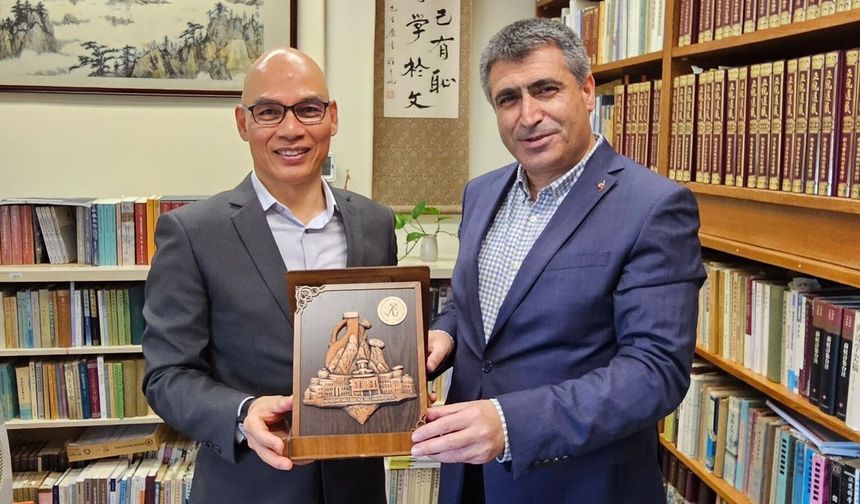 Rektör Aktekin, The Education University of Hong Kong ile Akademik İş Birliği Görüşmesi Gerçekleştirdi