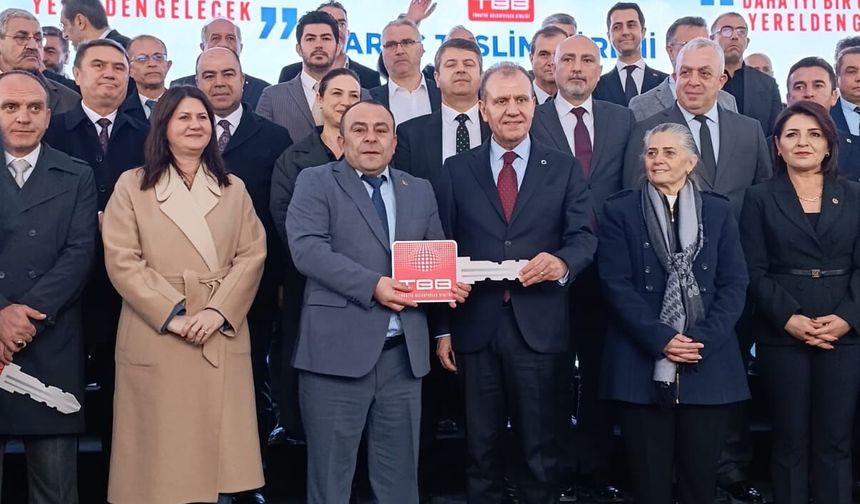 Derinkuyu Belediyesi’ne 4x4 Kazıcı Yükleyici Hibe Edildi