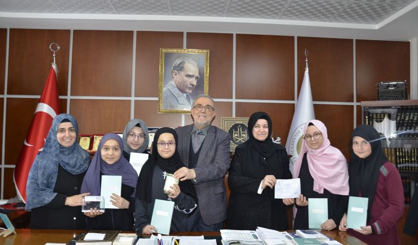 Harçlıklarını Kur’an-ı Kerim için bağışladılar