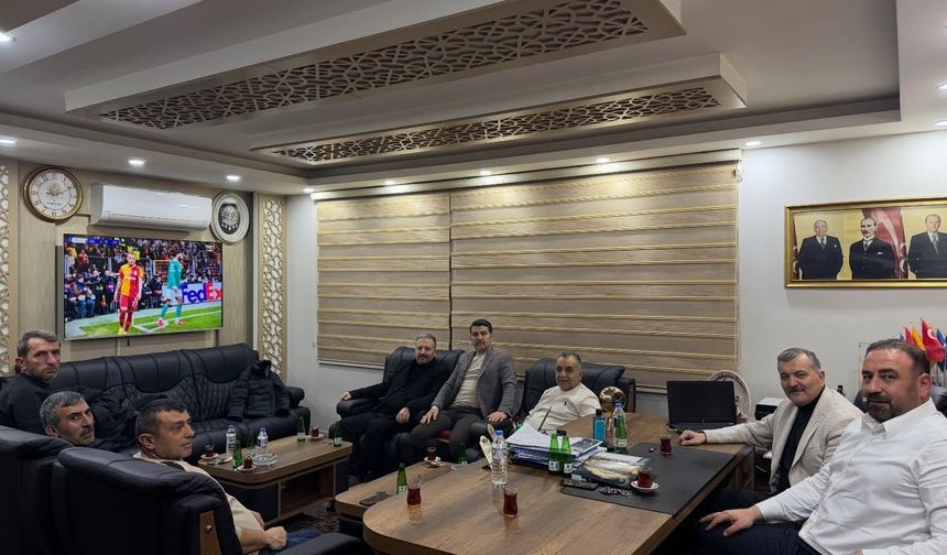 MHP Nevşehir Teşkilatı Kaymaklı’da Galatasaray – Liverpool Maçını Birlikte İzledi