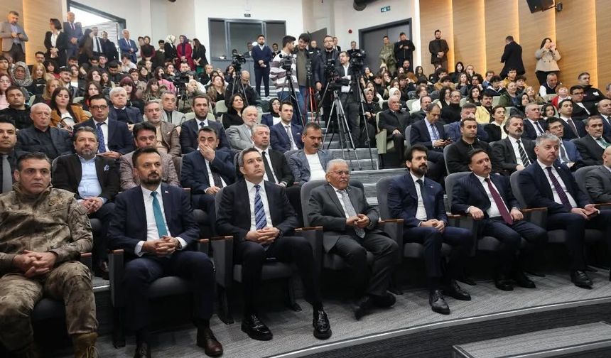 Kapadokya Alan Başkanı Aslanbay, “Gençlerle Alev Alatlı Okumaları” Etkinliğinde Yer Aldı