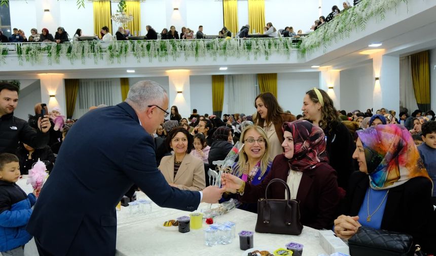 Gülşehir’de Kadınlar Günü Coşkuyla Kutlandı