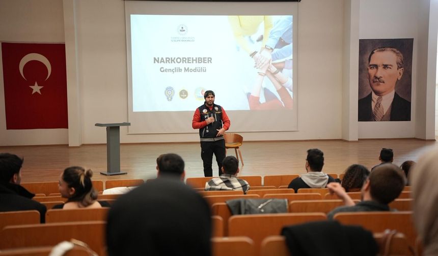 Nevşehir'de Narkotik Polisi Binlerce Vatandaşı Bilgilendirdi