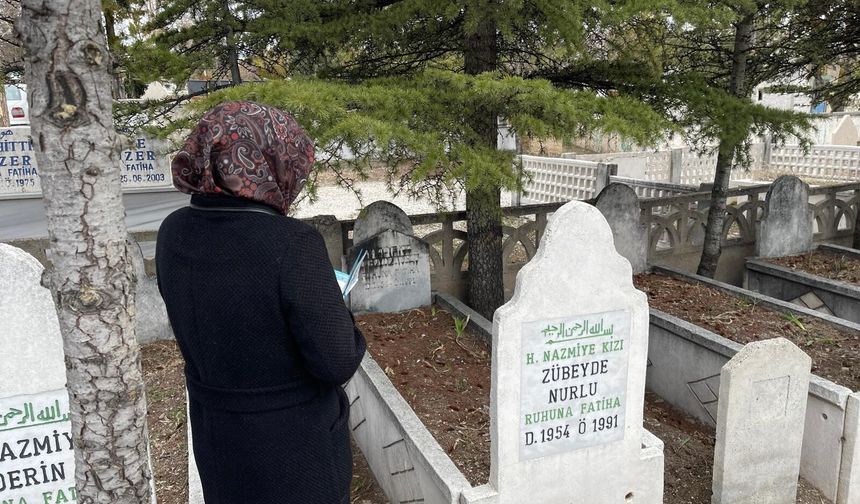 Nevşehir’de arefe günü mezarlıklar doldu taştı!