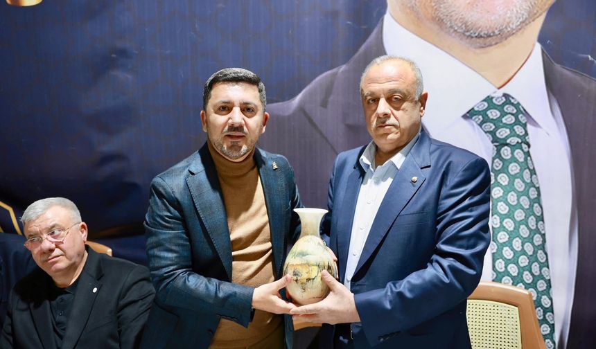 Başkan Arı, Öbekli ailesinin iftar çadırında