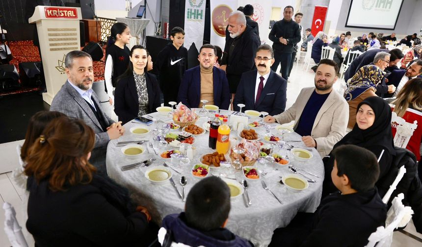 Nevşehir İHH’dan Yetimler Günü İftarı