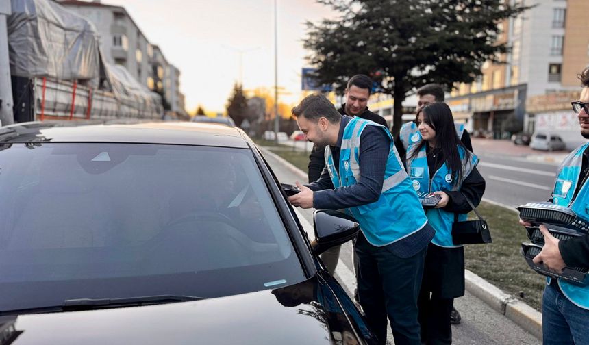 İftara 5 Kala, Başkan Aygün Sahada