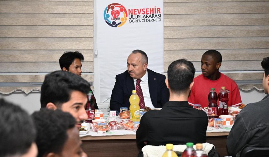Vali Fidan uluslararası öğrencilerle İftarda buluştu