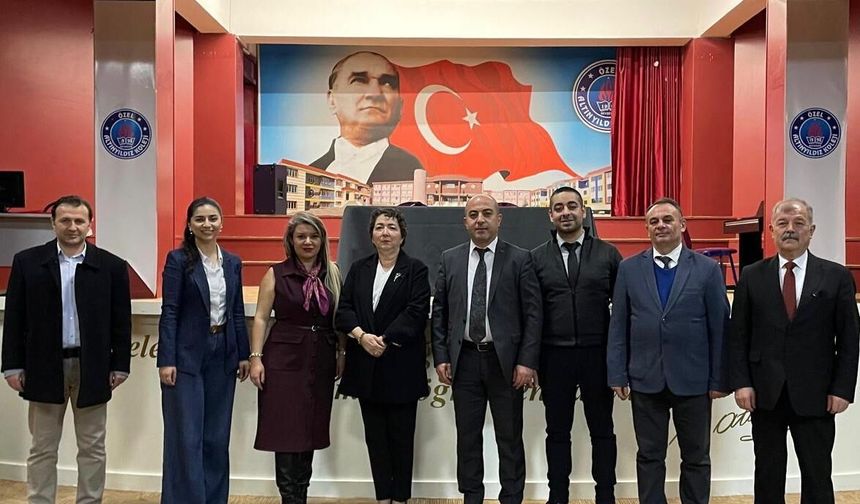 Prof.Dr. Müge Artar Altınyıldız Velileriyle Buluştu