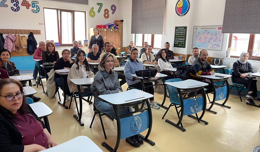 Altınyıldız’da Veli Toplantısına Yoğun İlgi