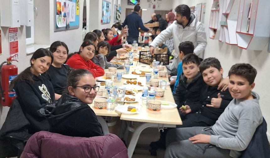 İftar Sofraları Kuruldu Ramazanın Bereketi Paylaşıldı