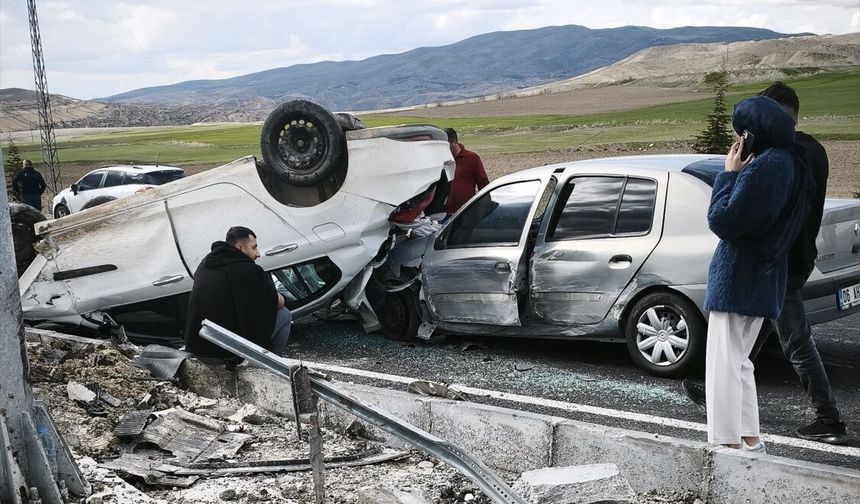 Ürgüp Yolunda Korkunç Kaza: 3 Yaralı