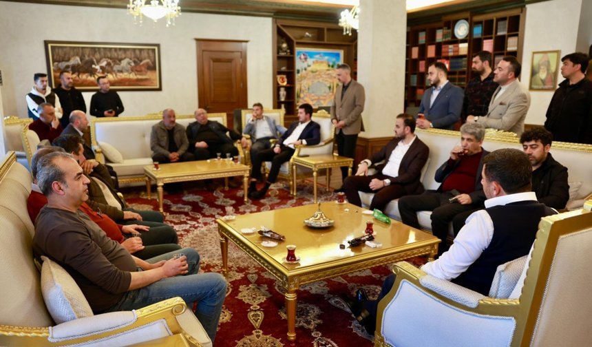 Başkan Rasim Arı Vatandaşları Dinledi