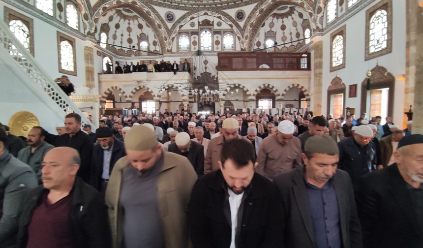 Eğitim Şehitleri için gıyabi cenaze namazı