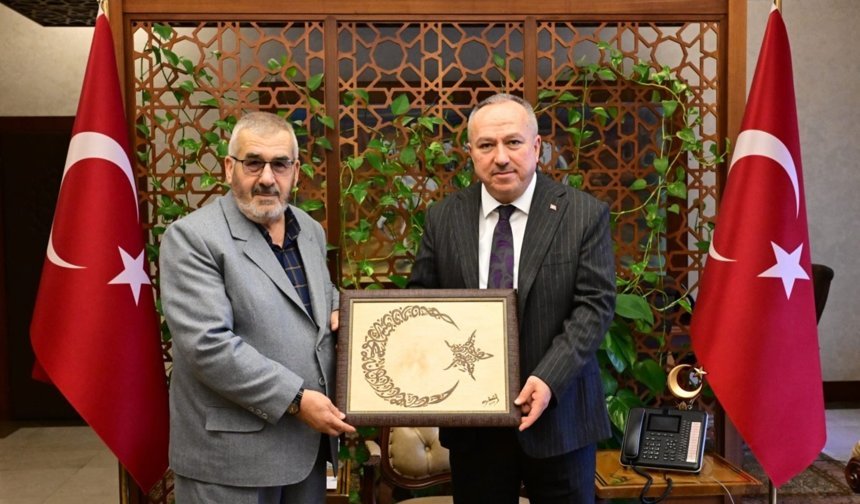 Vali Fidan Ziyaretçilerini Makamında Ağırladı