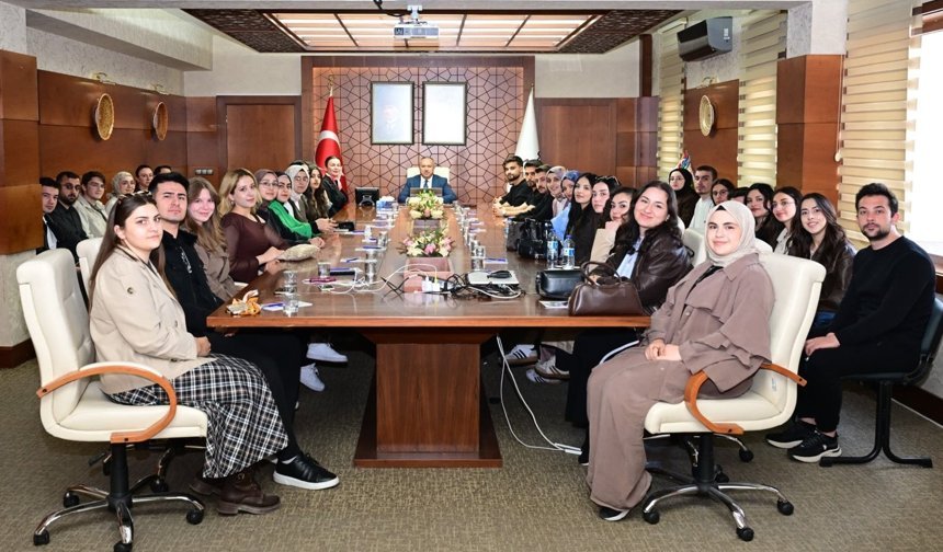 Öğrenciler Sordu Vali Fidan Cevapladı