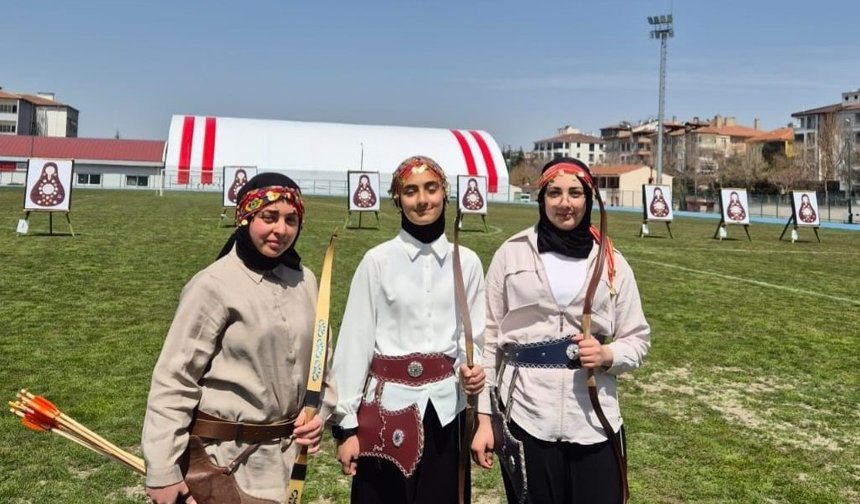 Nevşehir Okçuluk Şampiyonu Derinkuyu Zeliha Ekmekci AİHL Oldu!