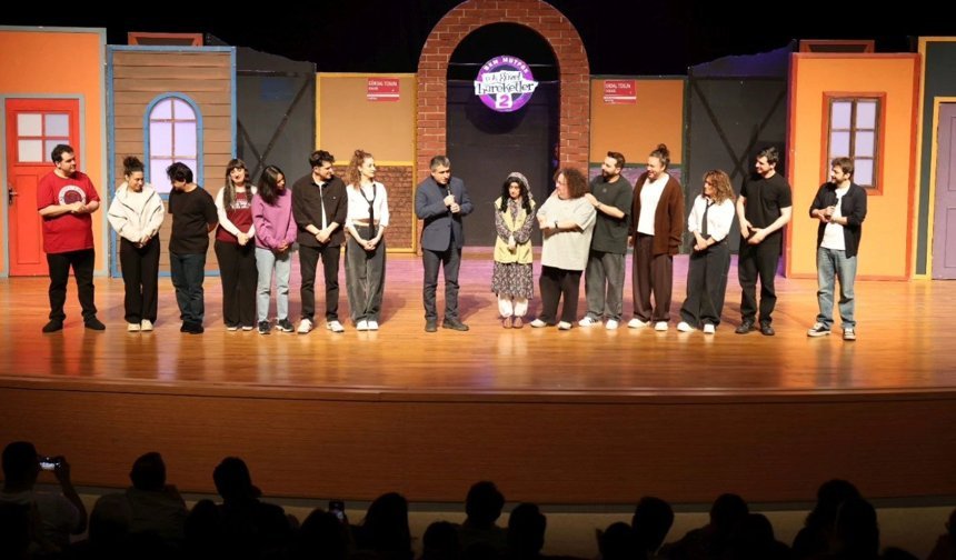 Çok Güzel Hareketler 2 NEVÜ'de Sahne Aldı