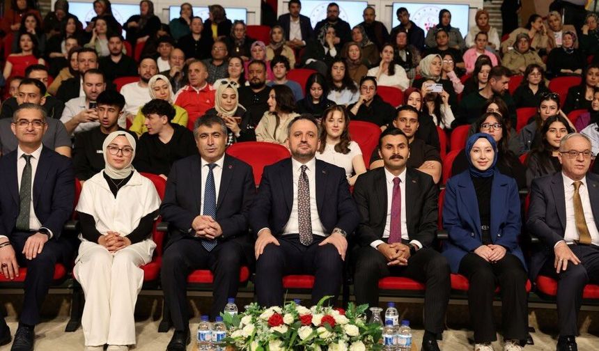 İç Anadolu Bölge Tiyatro Finallerinde Ödüller NEVÜ'de Sahiplerini Buldu