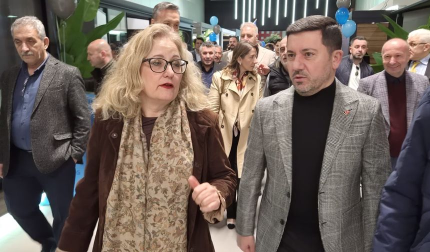 Başkan Rasim Arı, Hollanda’da açılışa katıldı