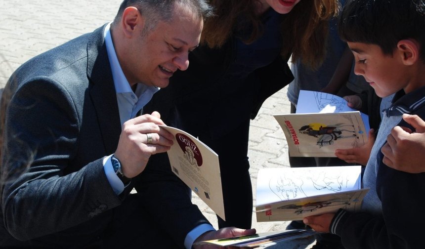 Öğrencilere 'UZEM' ve 'ODAK' hediye edildi