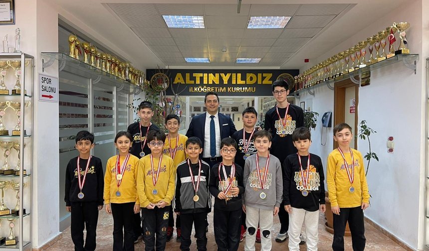 Altınyıldızlılardan Satrançta Büyük Başarı
