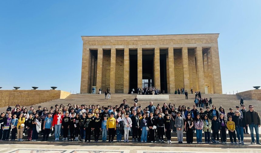 Altınyıldız 4. Sınıf Öğrencileri Atamızı Ziyaret Etti