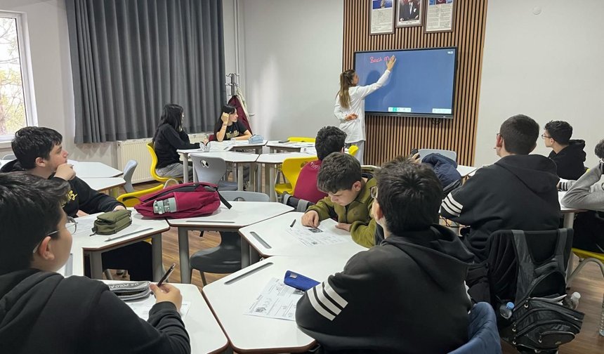 Altınyıldız LGS’ye Etütlerle Hazırlıyor