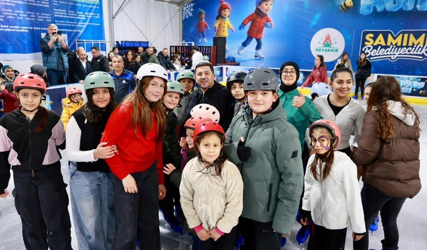Nevşehir’de Buz Pistine 15 Bin Ziyaretçi