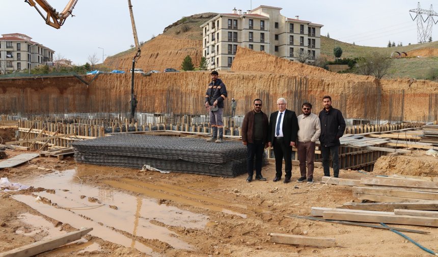 İl Millî Eğitim Müdürü Yusuf Yazıcı Avanos Kız MTAL ve İlkokul İnşaatında İncelemelerde Bulundu