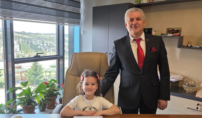 Simya Kolejinde 23 Nisan Geleneği