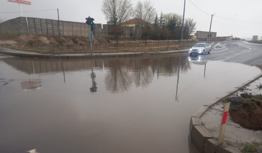 Çardak Kavşağı Yine Göle Döndü